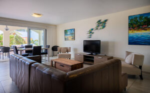 beautiful-apartment-for-rent-Ocean Resort-Curaçao Sea Aquarium-livingroom