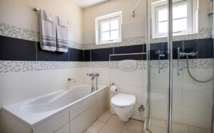 beautiful-apartment-for-rent-Ocean Resort-Curaçao Sea Aquarium-baño