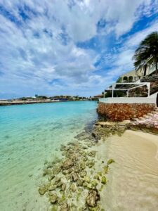 schönes-appartement-zu-mieten-Ozean Resort-Curaçao Meer Aquarium-Strand
