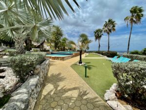 schöne-Wohnung-zu-vermieten-Ocean Resort-Curaçao Meer Aquarium-Pool