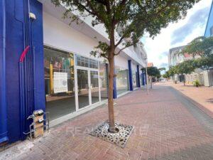 Bonito-local-comercial-en-el-centro-de-Punda