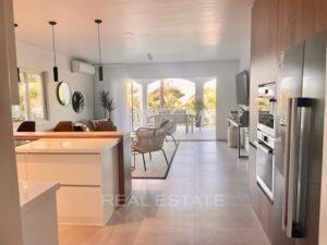 Turnkey-apartment-for-rent-on-BlueBay-Curacao-livingroom