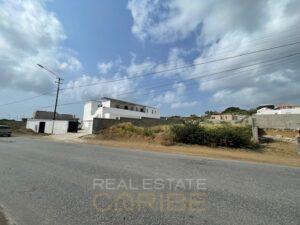 Mooie-investeringskans-met-dit-terrein-te-koop-in-Vredenberg,-Curacao