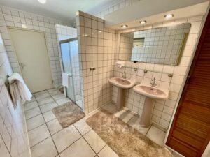 Wunderschöne-hohe-Villa-auf-JanSofat-zu-verkaufen-mit-prachtvoller-Aussicht-auf-das-Spanische-Wasser-und-Natur