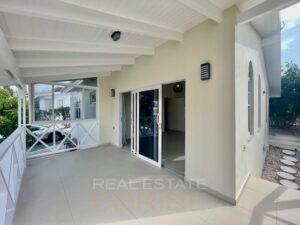 Mooie-gerenoveerde-woning-te-huur-op-resort-Lagunisol-Jan-Thiel-Curacao-porch