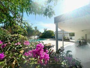 Exclusive-villa-with-apartment-office-space-and-spacious-pool