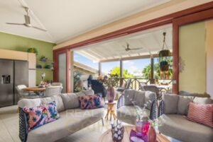 te koop - curacao - resort - jan thiel - brakkeput abou - water - zeezicht - haven - vakantieverhuur - investering - spaans water appartementen - woonkamer