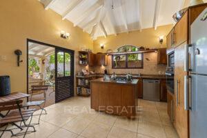 beautiful-Spanish-hacienda-style-villa-with-tropical-luxury-and-pool-in-Villapark-Zuurzak-for-sale
