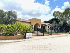beautiful-Spanish-hacienda-style-villa-with-tropical-luxury-and-pool-in-Villapark-Zuurzak-for-sale