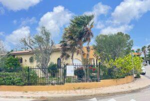 beautiful-Spanish-hacienda-style-villa-with-tropical-luxury-and-pool-in-Villapark-Zuurzak-for-sale