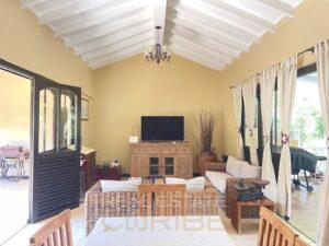 beautiful-Spanish-hacienda-style-villa-with-tropical-luxury-and-pool-in-Villapark-Zuurzak-for-sale