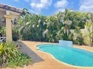 beautiful-Spanish-hacienda-style-villa-with-tropical-luxury-and-pool-in-Villapark-Zuurzak-for-sale