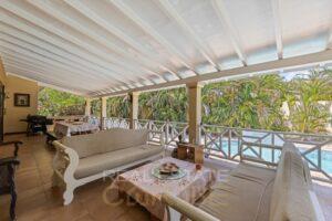 beautiful-Spanish-hacienda-style-villa-with-tropical-luxury-and-pool-in-Villapark-Zuurzak-for-sale