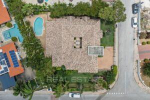 beautiful-Spanish-hacienda-style-villa-with-tropical-luxury-and-pool-in-Villapark-Zuurzak-for-sale
