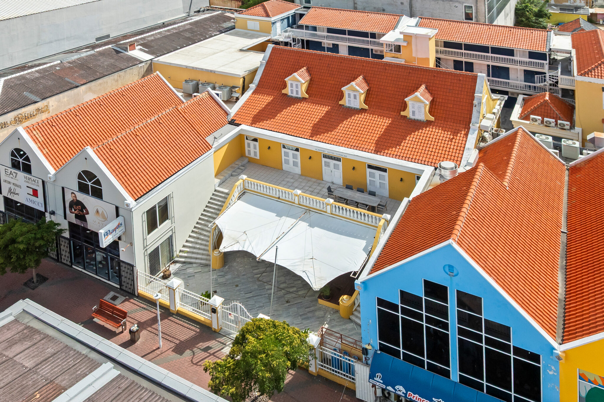 Commercial in Punda