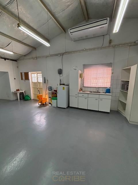 Commercial in Suffisant