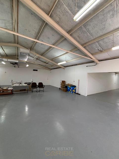 Commercial in Suffisant