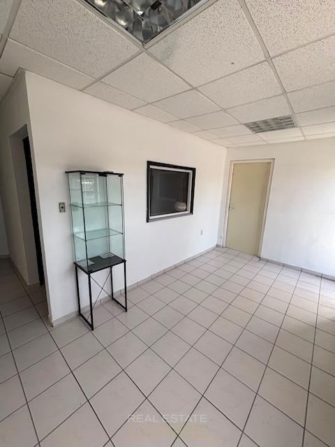 Commercial in Suffisant