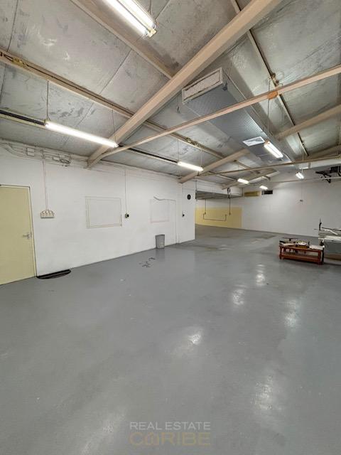 Commercial in Suffisant