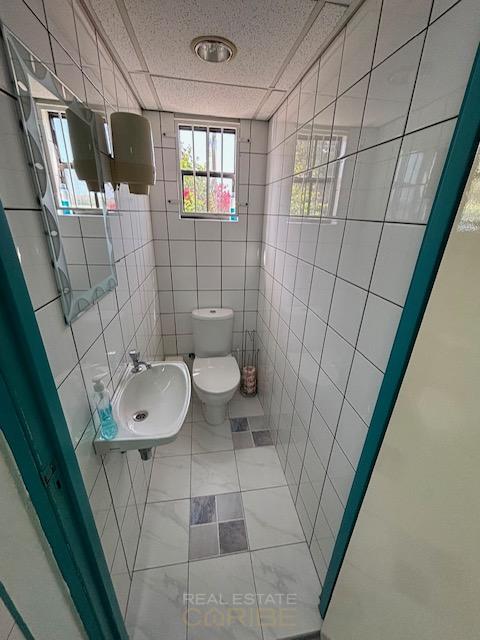 Commercial in Suffisant