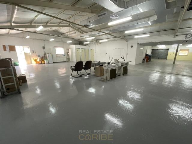 Commercial in Suffisant