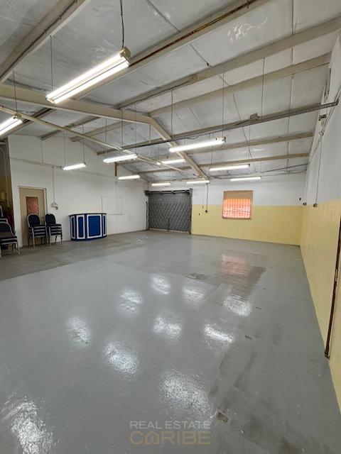 Commercial in Suffisant