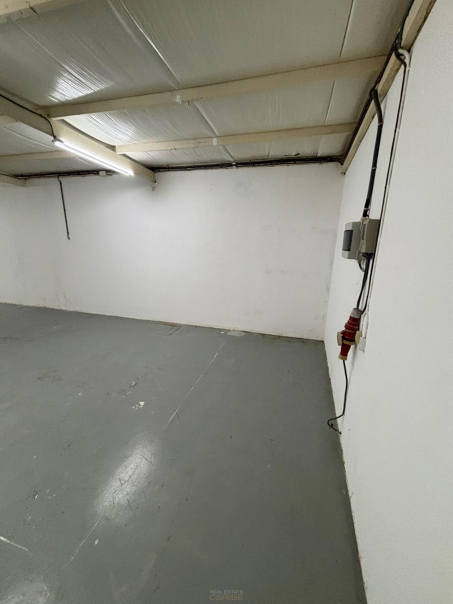 Commercial in Suffisant