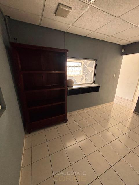 Commercial in Suffisant
