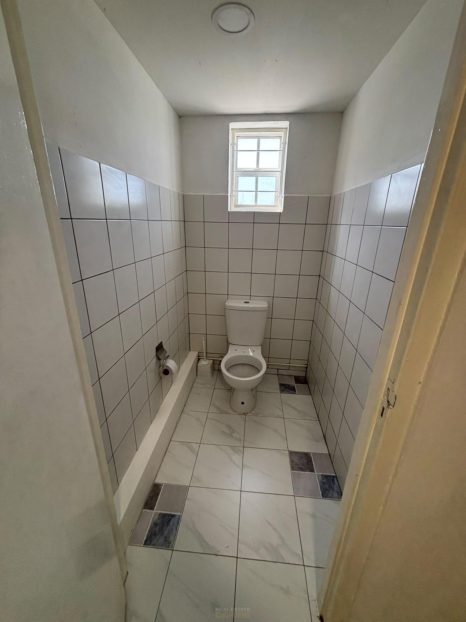 Commercial in Suffisant