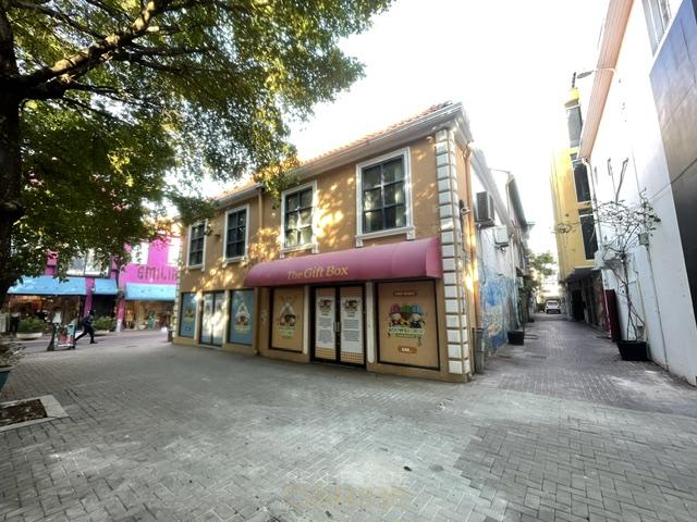 Commercial in Punda