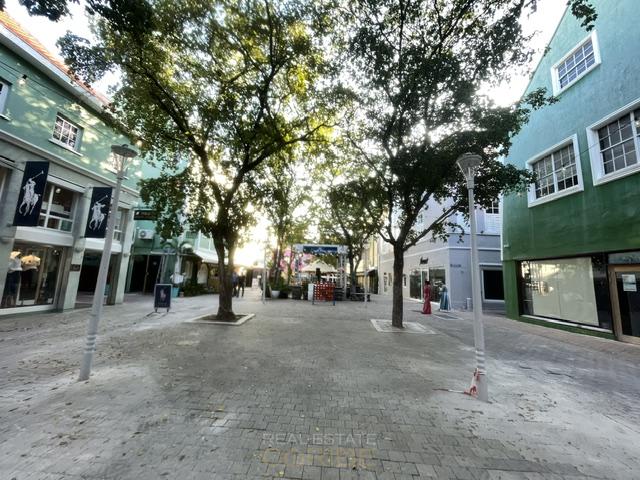 Commercial in Punda