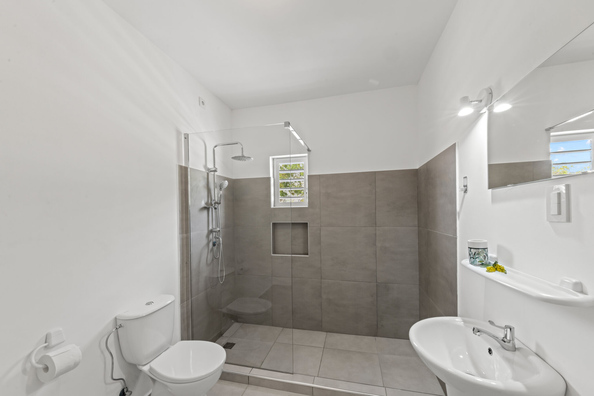 Property in Mahaai